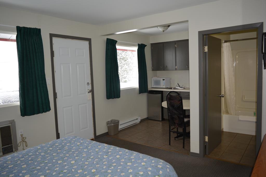 Kalum Motel Terrace Room photo